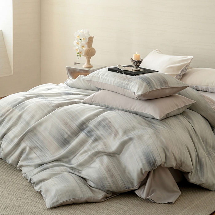 91家纺网 家纺一手货源 找家纺 禾时 2025新款60S兰精天丝数码印花暗合简约款四件套 卡西纳-紫