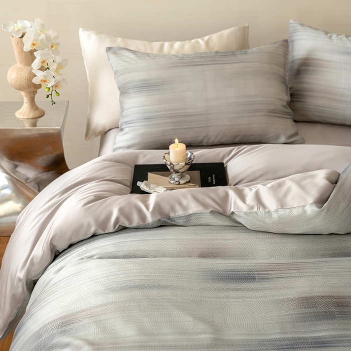 91家纺网 家纺一手货源 找家纺 禾时 2025新款60S兰精天丝数码印花暗合简约款四件套 卡西纳-紫