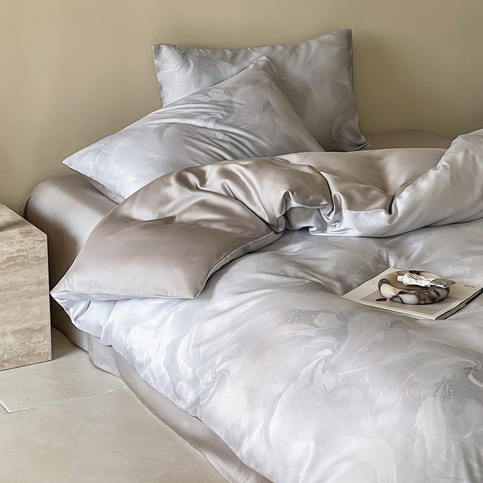 91家纺网 家纺一手货源 找家纺 禾时 2025新款60S兰精天丝数码印花暗合简约款四件套 莫斯-灰