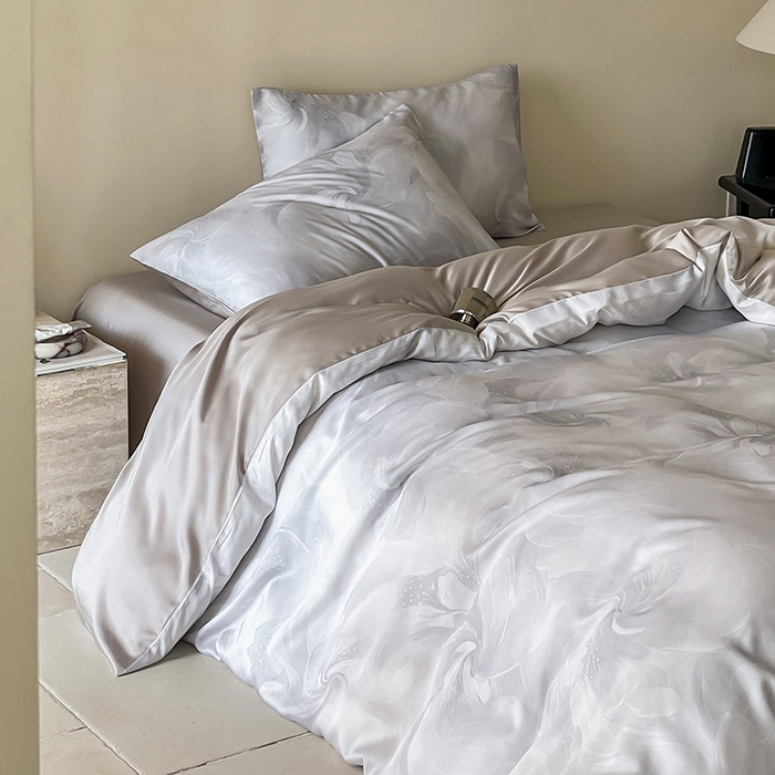 91家纺网 家纺一手货源 找家纺 禾时 2025新款60S兰精天丝数码印花暗合简约款四件套 莫斯-灰