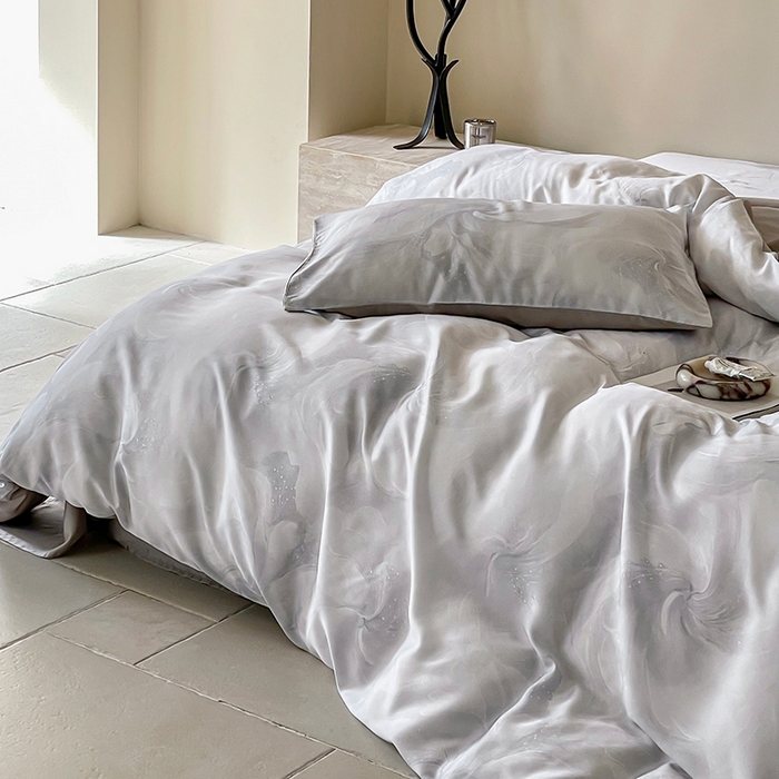 91家纺网 家纺一手货源 找家纺 禾时 2025新款60S兰精天丝数码印花暗合简约款四件套 莫斯-灰