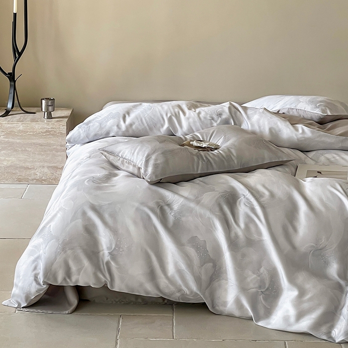 91家纺网 家纺一手货源 找家纺 禾时 2025新款60S兰精天丝数码印花暗合简约款四件套 莫斯-灰