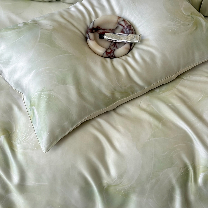 91家纺网 家纺一手货源 找家纺 禾时 2025新款60S兰精天丝数码印花暗合简约款四件套 莫斯-绿