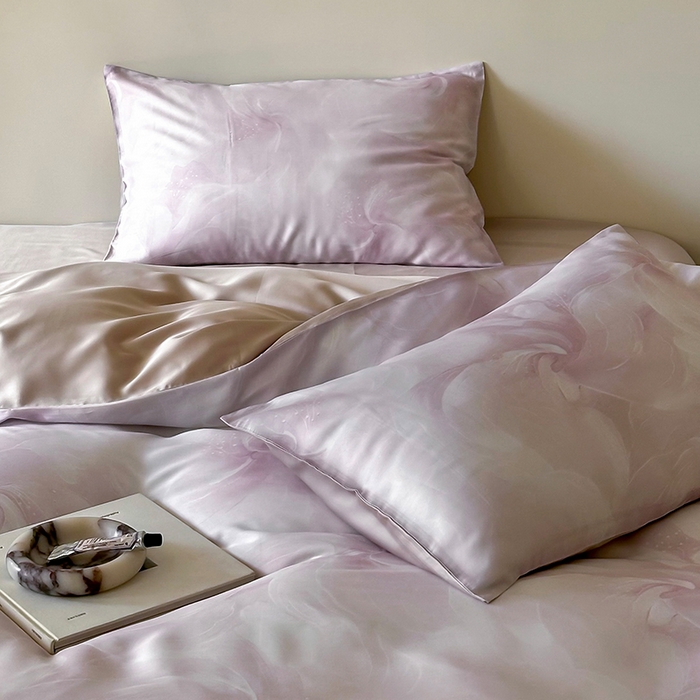 91家纺网 家纺一手货源 找家纺 禾时 2025新款60S兰精天丝数码印花暗合简约款四件套 莫斯-紫