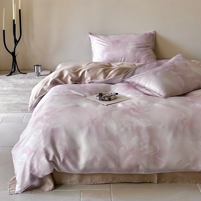 91家纺网 家纺一手货源 找家纺 禾时 2025新款60S兰精天丝数码印花暗合简约款四件套 莫斯-紫