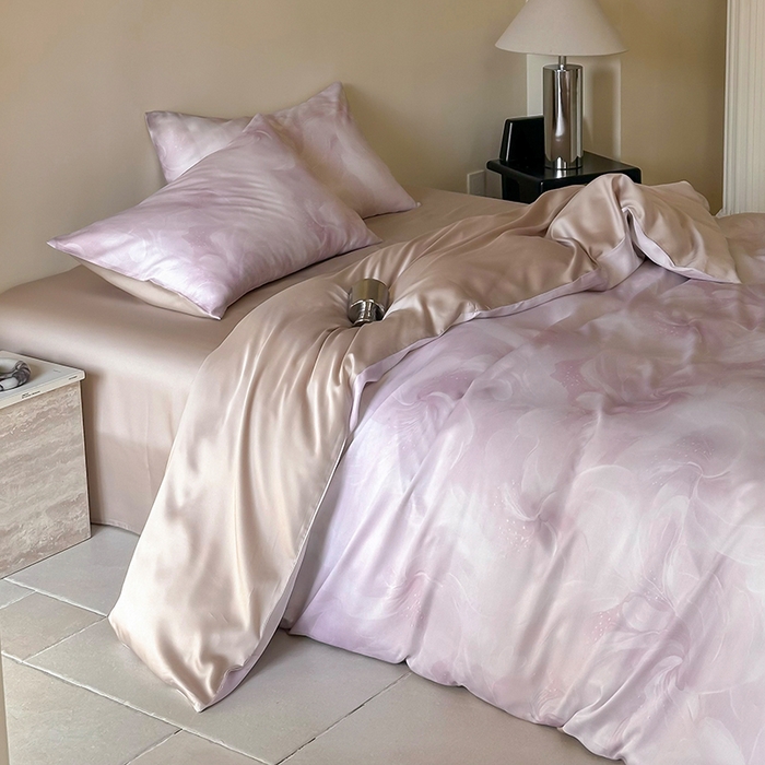 91家纺网 家纺一手货源 找家纺 禾时 2025新款60S兰精天丝数码印花暗合简约款四件套 莫斯-紫