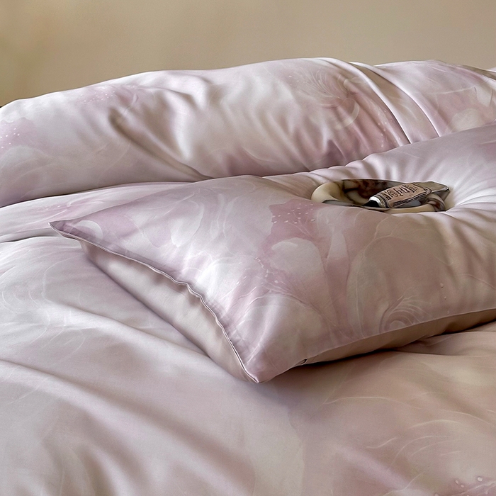 91家纺网 家纺一手货源 找家纺 禾时 2025新款60S兰精天丝数码印花暗合简约款四件套 莫斯-紫