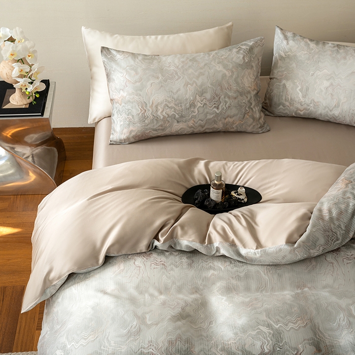 91家纺网 家纺一手货源 找家纺 禾时 2025新款60S兰精天丝数码印花暗合简约款四件套 望川-灰