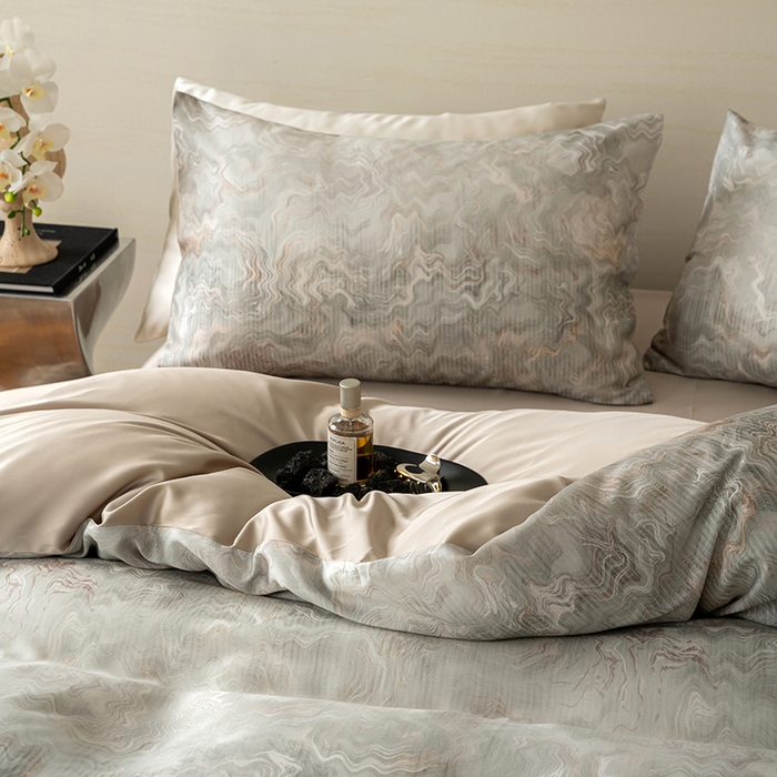 91家纺网 家纺一手货源 找家纺 禾时 2025新款60S兰精天丝数码印花暗合简约款四件套 望川-灰