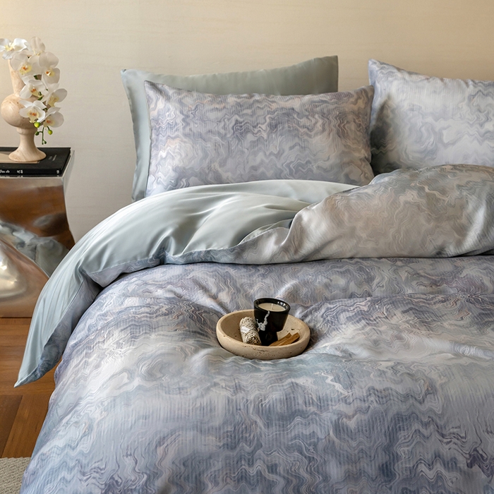 91家纺网 家纺一手货源 找家纺 禾时 2025新款60S兰精天丝数码印花暗合简约款四件套 望川-蓝