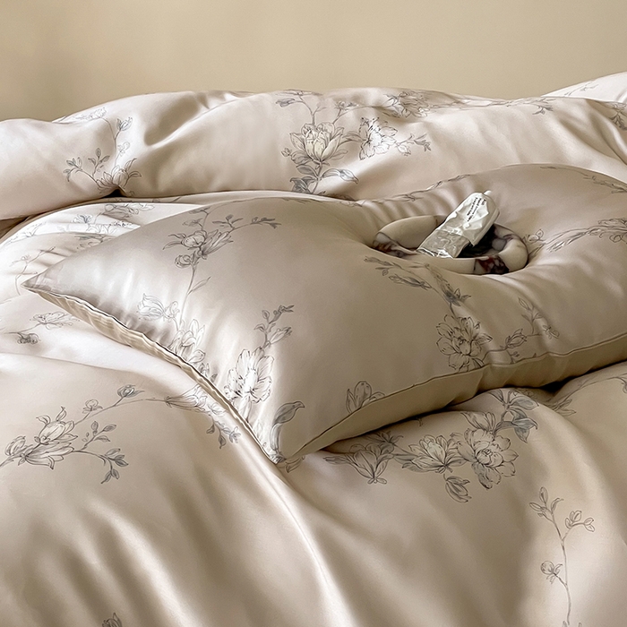 91家纺网 家纺一手货源 找家纺 禾时 2025新款60S兰精天丝数码印花暗合简约款四件套 夕瑶-浅桔