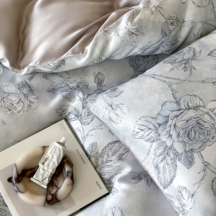 91家纺网 家纺一手货源 找家纺 禾时 2025新款60S兰精天丝数码印花暗合简约款四件套 夏洛-蓝