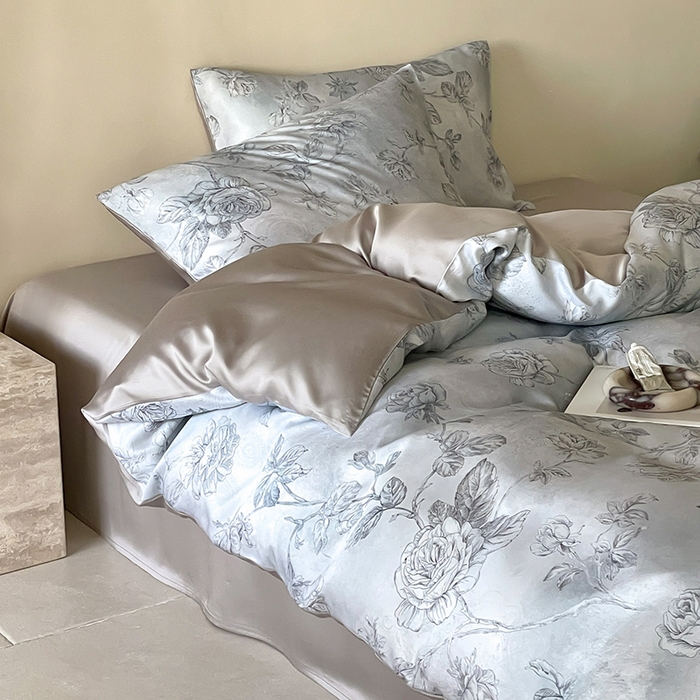 91家纺网 家纺一手货源 找家纺 禾时 2025新款60S兰精天丝数码印花暗合简约款四件套 夏洛-蓝