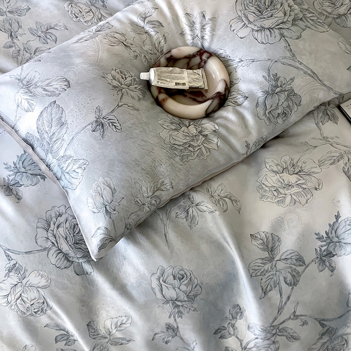 91家纺网 家纺一手货源 找家纺 禾时 2025新款60S兰精天丝数码印花暗合简约款四件套 夏洛-蓝