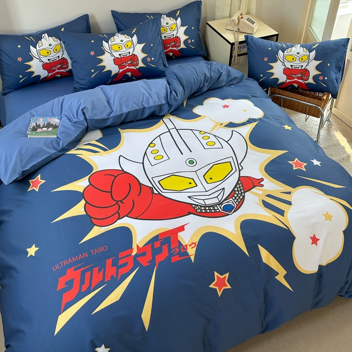 91家纺网 家纺一手货源 找家纺 金爱家 2025新款纯棉数码印花系列四件套-奥特曼 D-突破重围