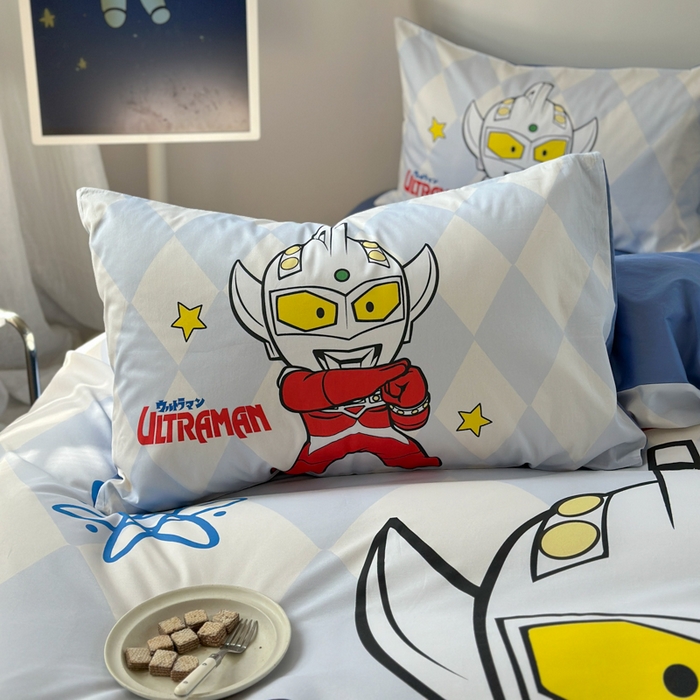 91家纺网 家纺一手货源 找家纺 金爱家 2025新款纯棉数码印花系列四件套-奥特曼 D-奥特曼徽章