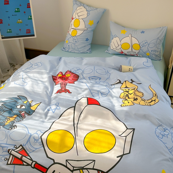 91家纺网 家纺一手货源 找家纺 金爱家 2025新款纯棉数码印花系列四件套-奥特曼 D-护卫队