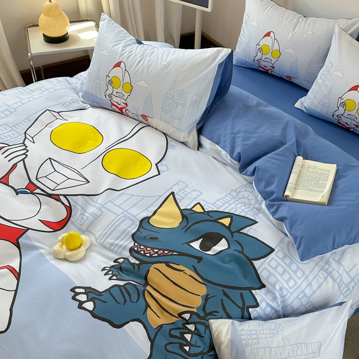 91家纺网 家纺一手货源 找家纺 金爱家 2025新款纯棉数码印花系列四件套-奥特曼 D-城市猎人