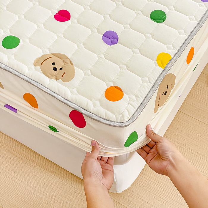 91家纺网 家纺一手货源 找家纺 富馨莱 2025春夏新款A类母婴级全棉纯棉夹棉床笠 波点熊