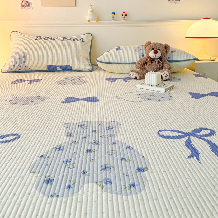 91家纺网 家纺一手货源 找家纺 富馨莱 2025春夏新款A类母婴级全棉纯棉夹棉床笠 蝴蝶结小熊