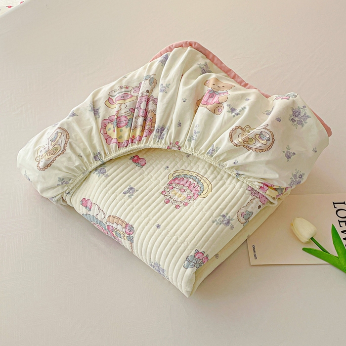 91家纺网 家纺一手货源 找家纺 富馨莱 2025春夏新款A类母婴级全棉纯棉夹棉床笠 开心美乐蒂