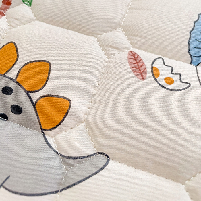 91家纺网 家纺一手货源 找家纺 富馨莱 2025春夏新款A类母婴级全棉纯棉夹棉床笠 恐龙仔仔