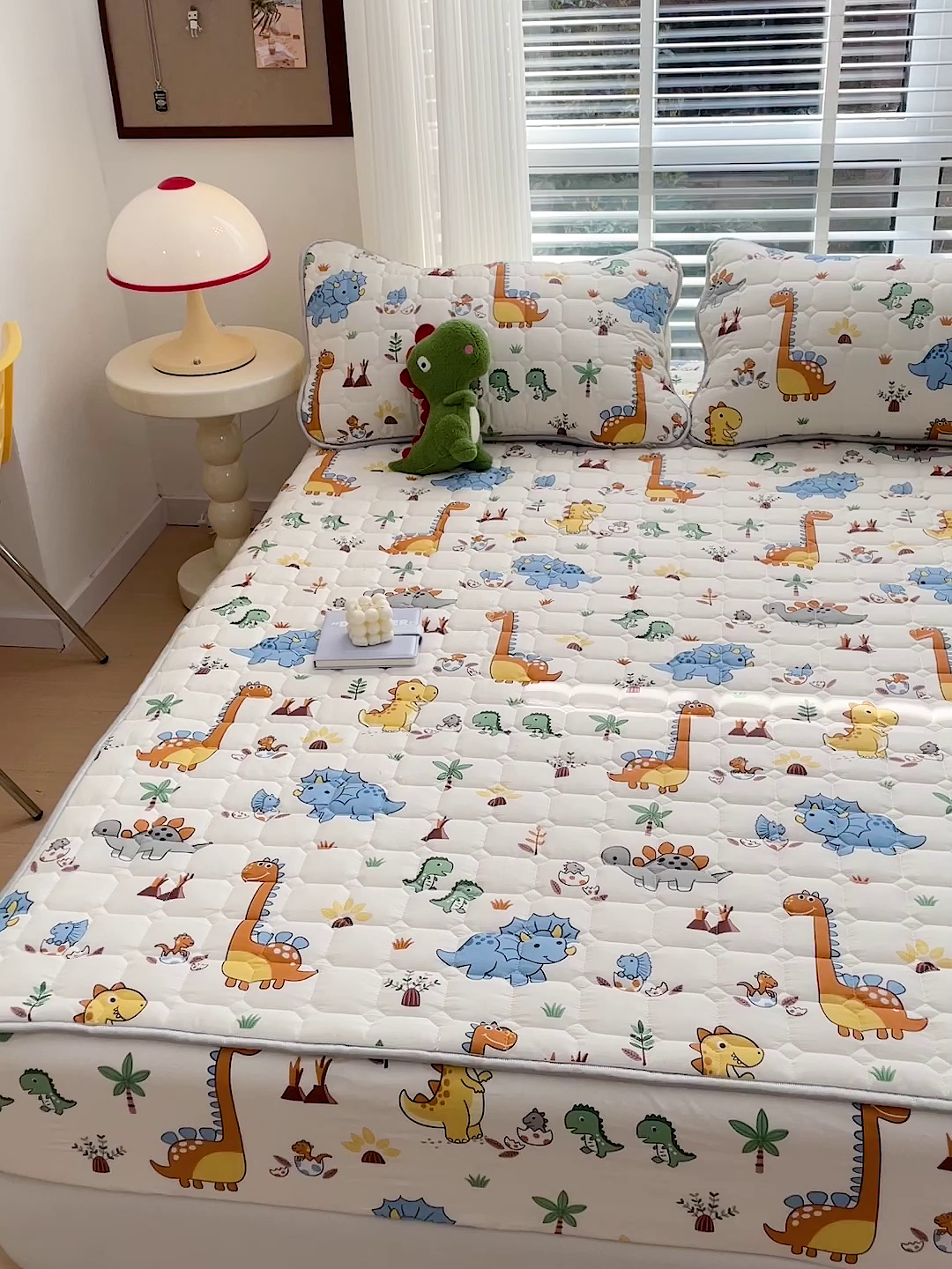 91家纺网 家纺一手货源 找家纺 富馨莱 2025春夏新款A类母婴级全棉纯棉夹棉床笠 恐龙仔仔