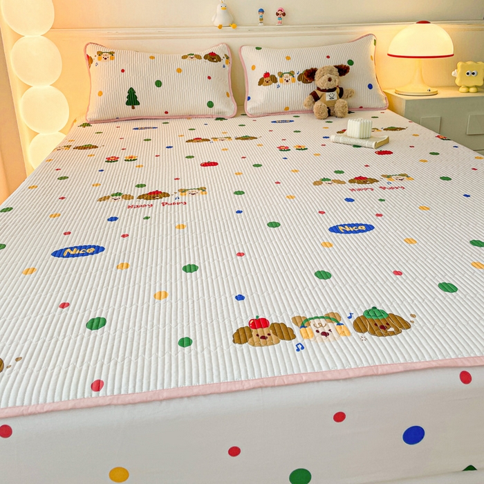 91家纺网 家纺一手货源 找家纺 富馨莱 2025春夏新款A类母婴级全棉纯棉夹棉床笠 三只小狗