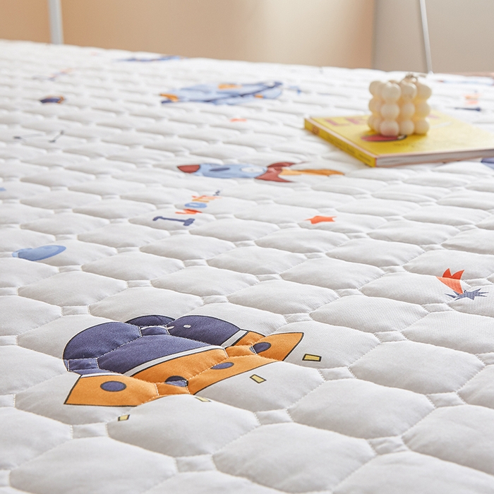 91家纺网 家纺一手货源 找家纺 富馨莱 2025春夏新款A类母婴级全棉纯棉夹棉床笠 太空探险