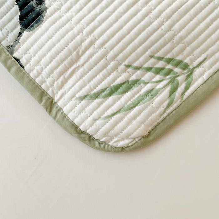 91家纺网 家纺一手货源 找家纺 富馨莱 2025春夏新款A类母婴级全棉纯棉夹棉床笠 熊猫团子