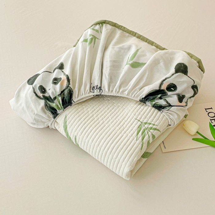 91家纺网 家纺一手货源 找家纺 富馨莱 2025春夏新款A类母婴级全棉纯棉夹棉床笠 熊猫团子