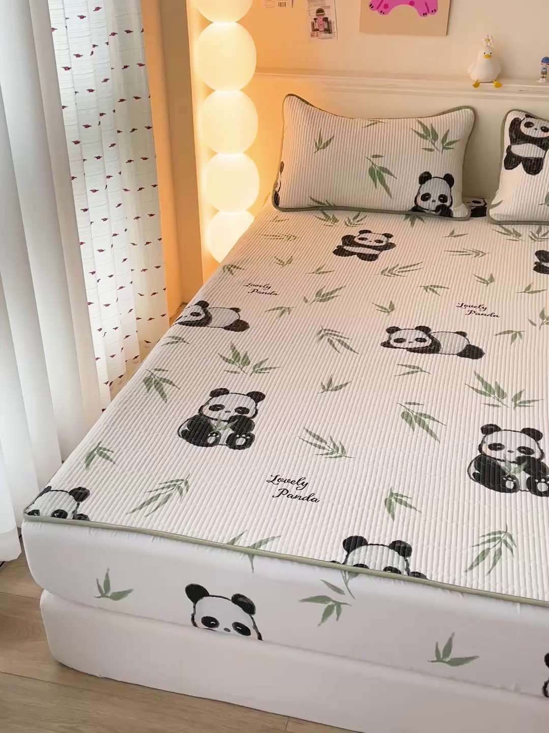 91家纺网 家纺一手货源 找家纺 富馨莱 2025春夏新款A类母婴级全棉纯棉夹棉床笠 熊猫团子