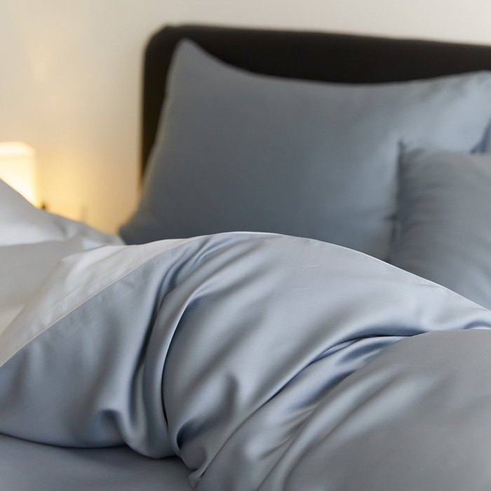 91家纺网 家纺一手货源 找家纺 禾时  2025新款奥地利进口兰精天丝莱赛尔四件套纯色双拼三件套 灰蓝色-冰川灰