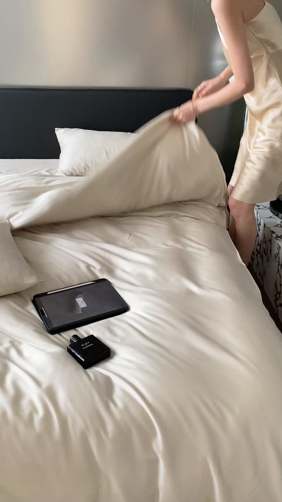 91家纺网 家纺一手货源 找家纺 禾时  2025新款奥地利进口兰精天丝莱赛尔四件套纯色双拼三件套 极地白