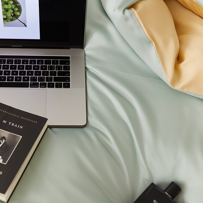 91家纺网 家纺一手货源 找家纺 禾时  2025新款奥地利进口兰精天丝莱赛尔四件套纯色双拼三件套 浅艾绿-香槟金