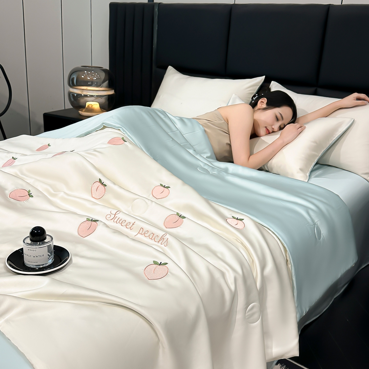 91家纺网 家纺一手货源 找家纺 （总）利欧 2025新款水洗天丝满绣刺绣床单床笠款夏被四件套