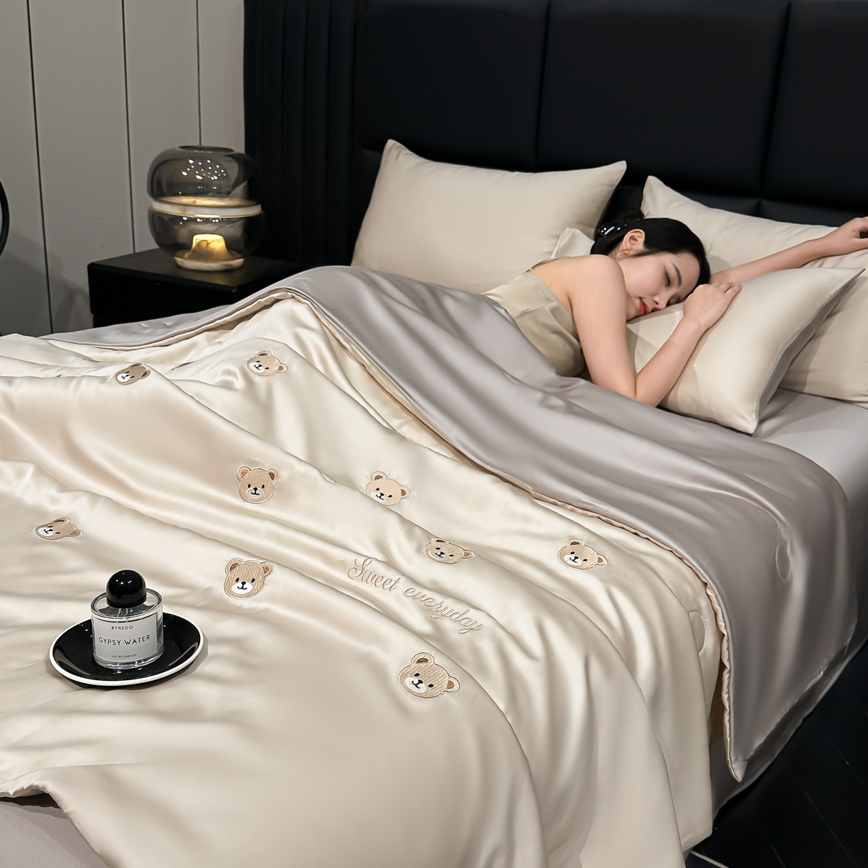 91家纺网 家纺一手货源 找家纺 （总）利欧 2025新款水洗天丝满绣刺绣床单床笠款夏被四件套