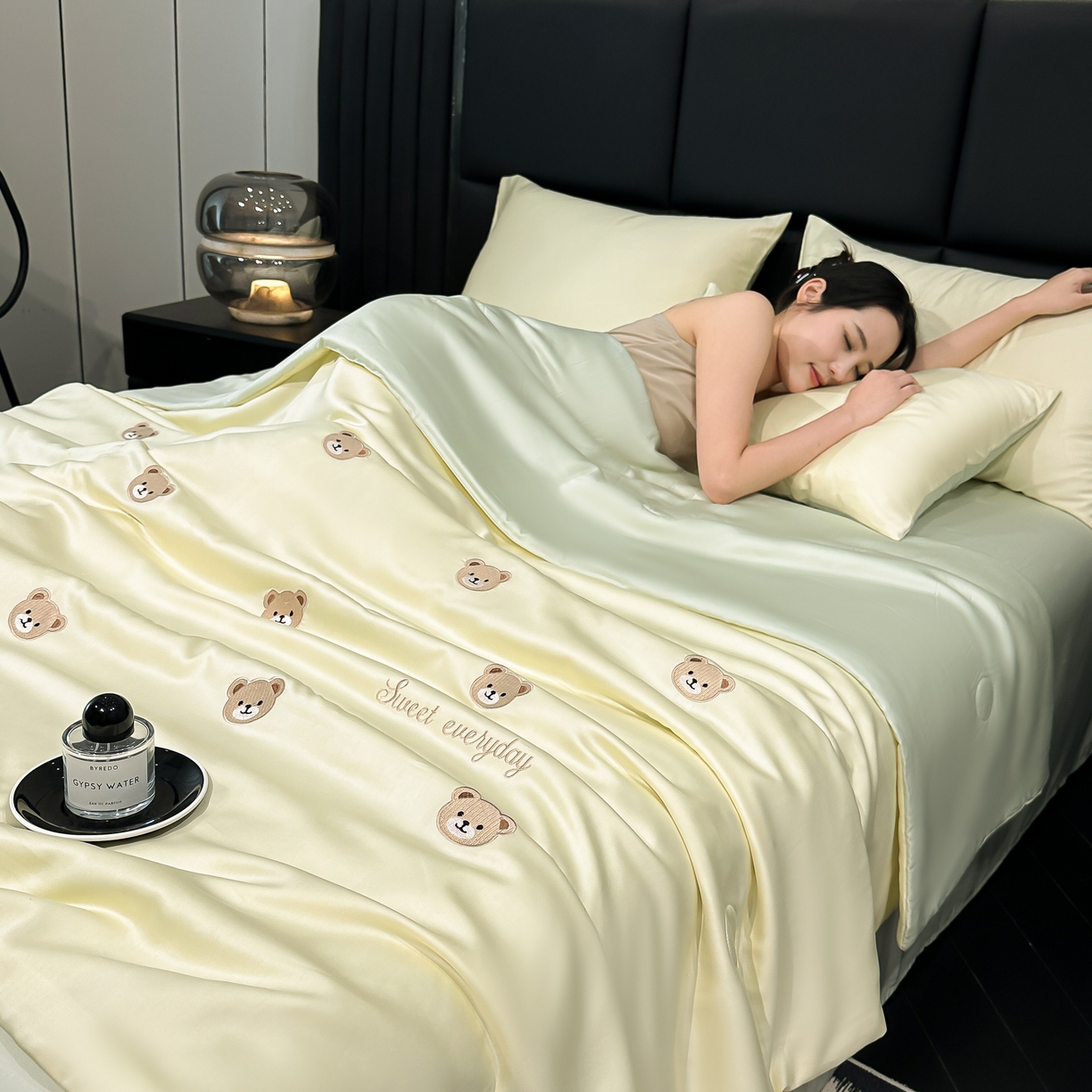 91家纺网 家纺一手货源 找家纺 （总）利欧 2025新款水洗天丝满绣刺绣床单床笠款夏被四件套