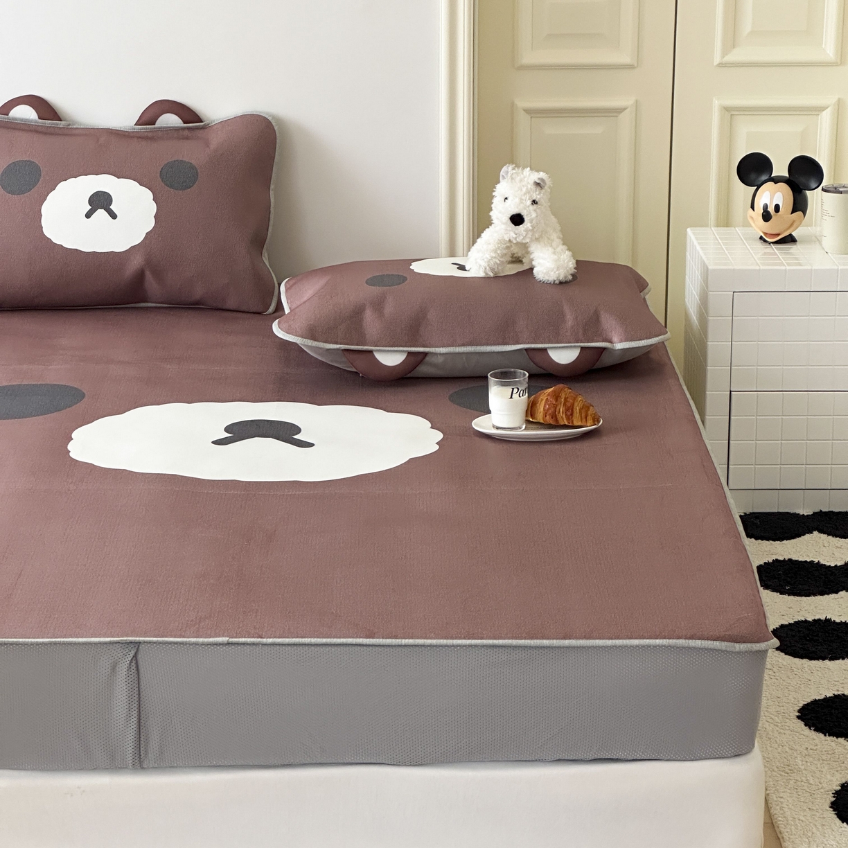 91家纺网 家纺一手货源 找家纺 觅糖家纺 2025春夏新款大版异形卡通凉席席子 朗尼熊