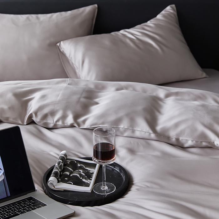 91家纺网 家纺一手货源 找家纺 禾时  2025新款奥地利进口兰精天丝莱赛尔四件套纯色双拼三件套 岩石灰