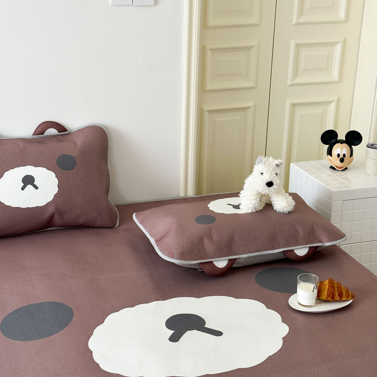 91家纺网 家纺一手货源 找家纺 觅糖家纺 2025春夏新款大版异形卡通凉席席子 朗尼熊