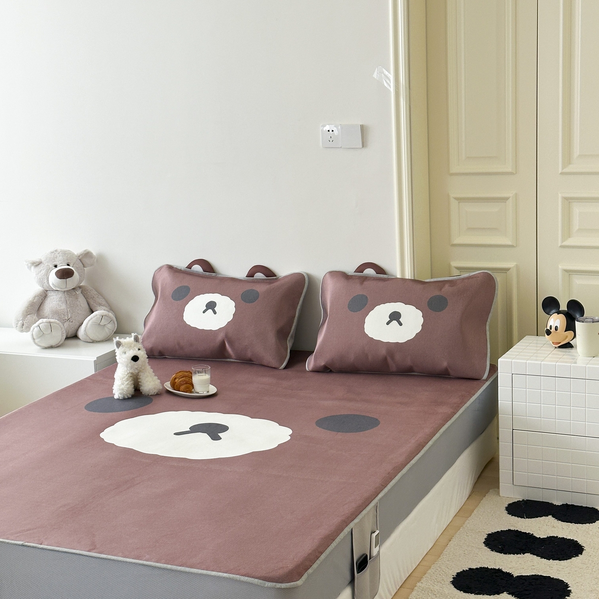 91家纺网 家纺一手货源 找家纺 觅糖家纺 2025春夏新款大版异形卡通凉席席子 朗尼熊