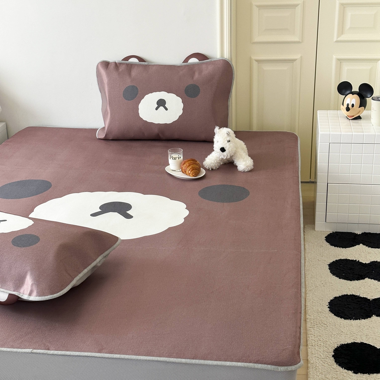 91家纺网 家纺一手货源 找家纺 觅糖家纺 2025春夏新款大版异形卡通凉席席子 朗尼熊