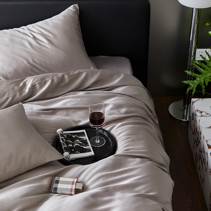 91家纺网 家纺一手货源 找家纺 禾时  2025新款奥地利进口兰精天丝莱赛尔四件套纯色双拼三件套 岩石灰