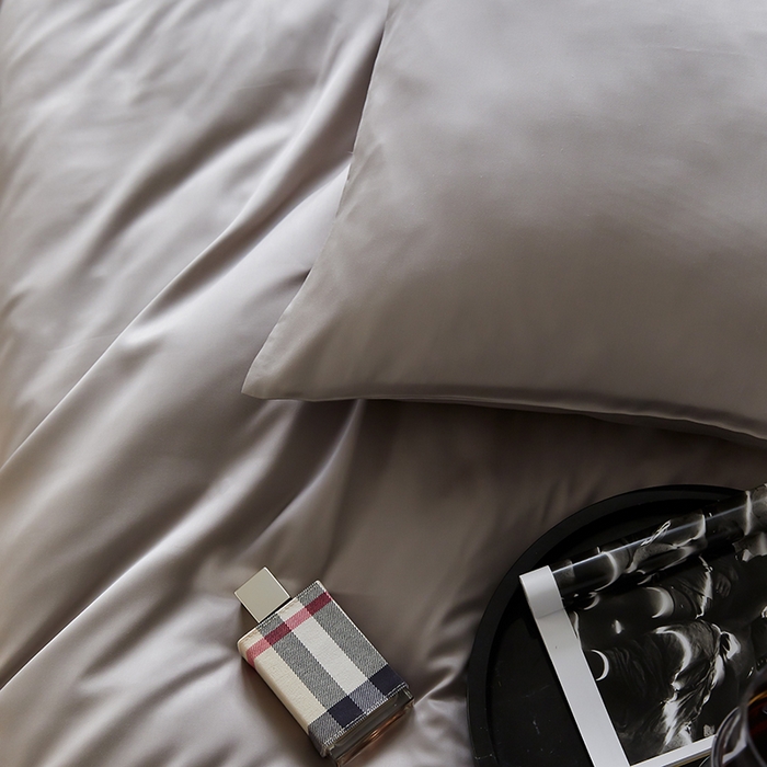 91家纺网 家纺一手货源 找家纺 禾时  2025新款奥地利进口兰精天丝莱赛尔四件套纯色双拼三件套 岩石灰