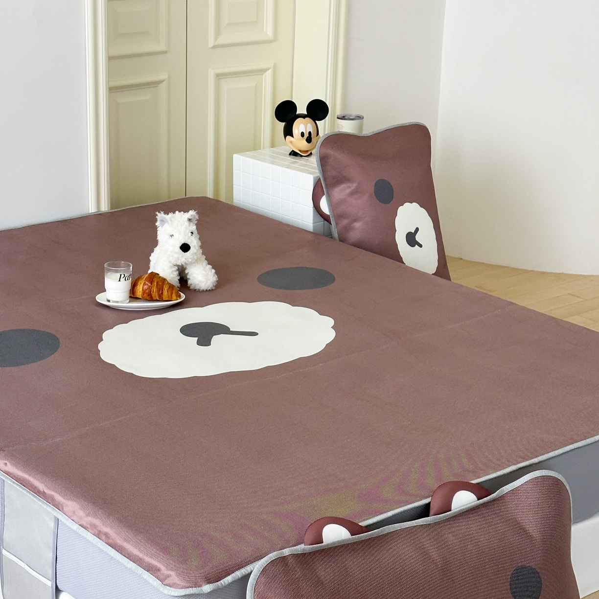 91家纺网 家纺一手货源 找家纺 觅糖家纺 2025春夏新款大版异形卡通凉席席子 朗尼熊