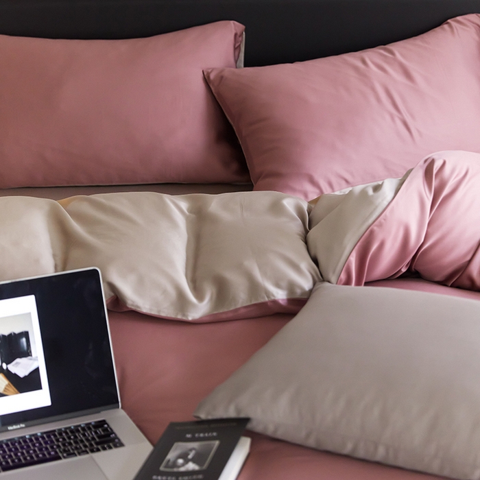 91家纺网 家纺一手货源 找家纺 禾时  2025新款奥地利进口兰精天丝莱赛尔四件套纯色双拼三件套 野樱莓-芋泥灰