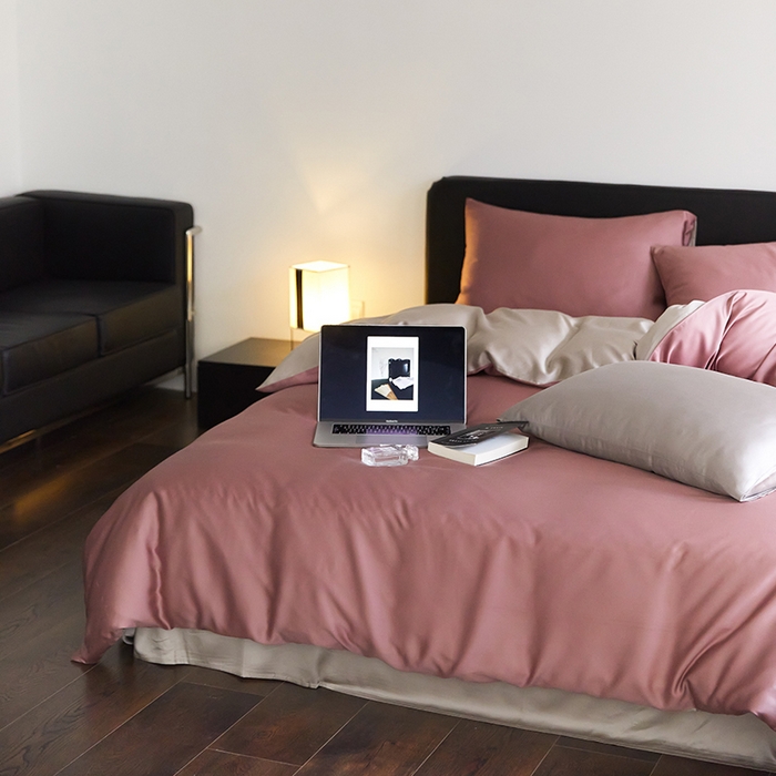 91家纺网 家纺一手货源 找家纺 禾时  2025新款奥地利进口兰精天丝莱赛尔四件套纯色双拼三件套 野樱莓-芋泥灰