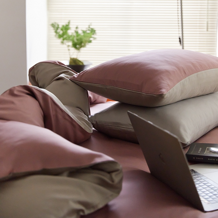 91家纺网 家纺一手货源 找家纺 禾时  2025新款奥地利进口兰精天丝莱赛尔四件套纯色双拼三件套 野樱莓-芋泥灰