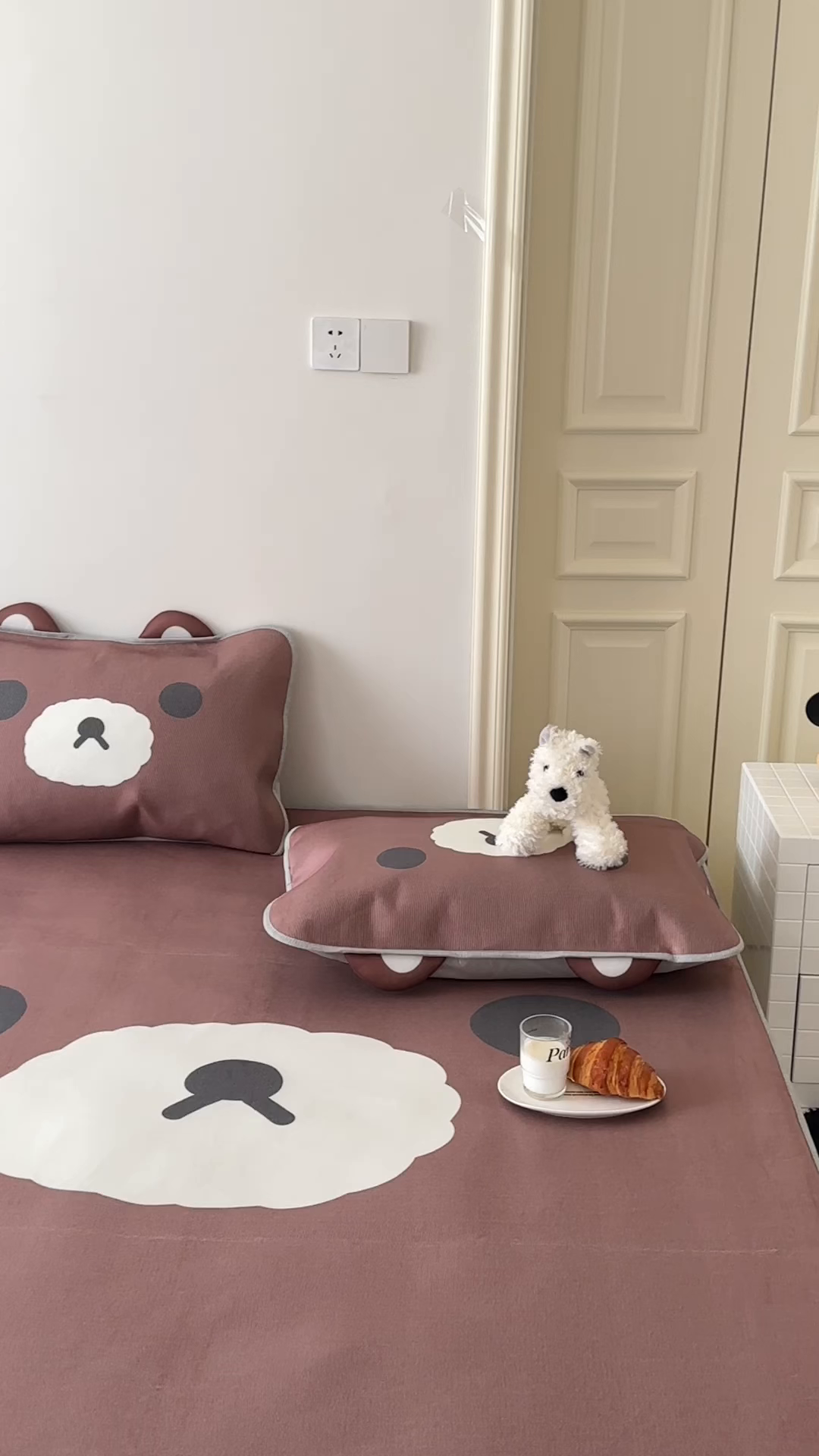 91家纺网 家纺一手货源 找家纺 觅糖家纺 2025春夏新款大版异形卡通凉席席子 朗尼熊